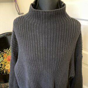 136 American Eagle Cowl Neck Sweater Medium Black/Charcoal